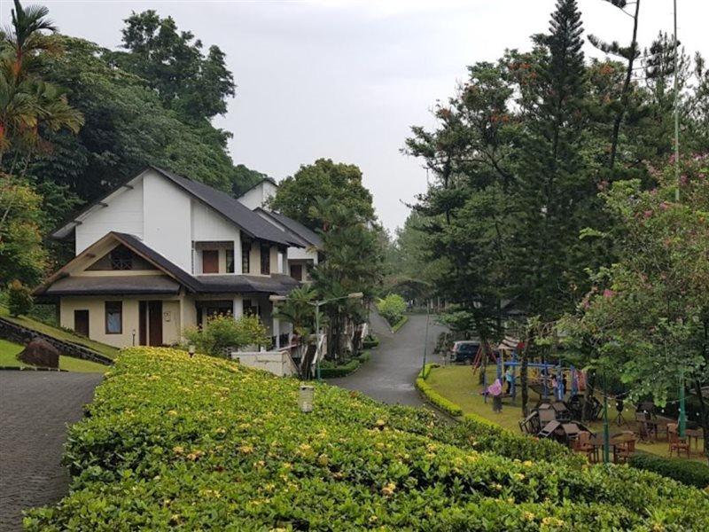Gunung Geulis Cottages Managed By Royal Tulip Bogor Exterior photo