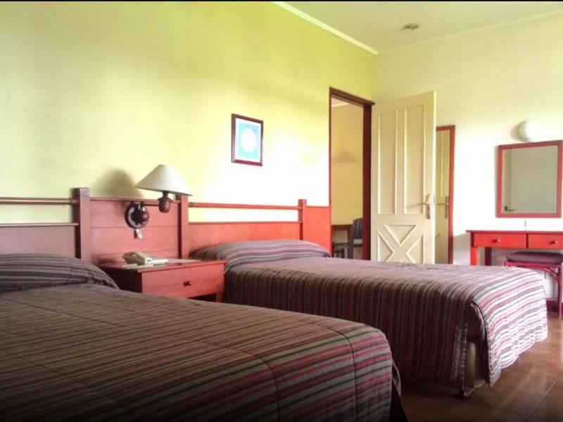 Gunung Geulis Cottages Managed By Royal Tulip Bogor Exterior photo
